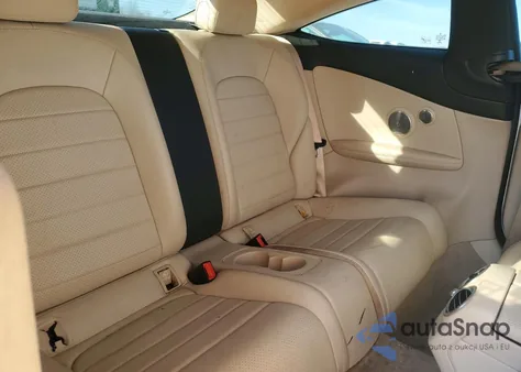 2017 Mercedes-Benz C 300 4Matic z USA, uszkodzony, nr VIN WDDWJ4KB7HF511555